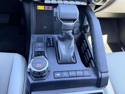 Certified 2025 Toyota Tacoma Limited AWD/4WD image 6