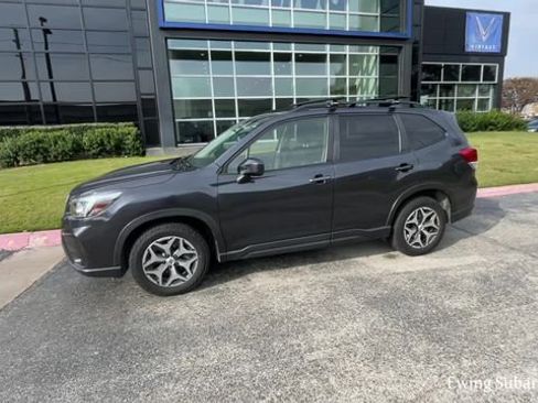 Used 2019 Subaru Forester Premium image 2