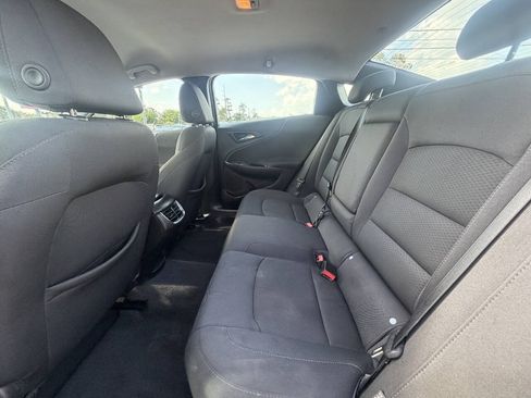 Used 2017 Chevrolet Malibu LT FWD image 11