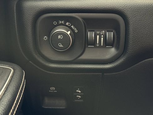 Used 2022 RAM 1500 Laramie AWD/4WD image 29