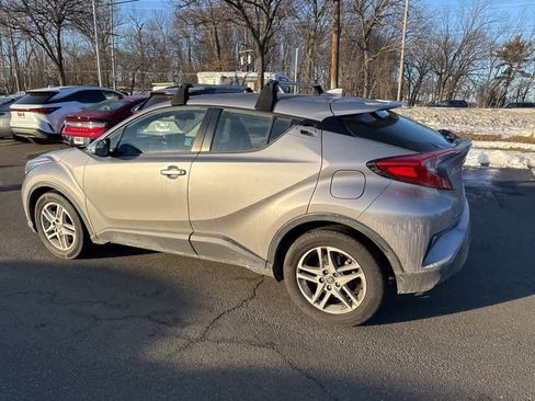 Used 2020 Toyota C-HR LE image 19