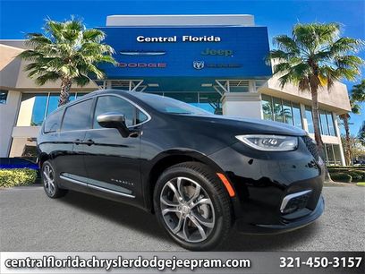 New 2026 Chrysler Pacifica Pinnacle w/ Trailer Tow Group