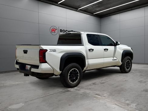 Certified 2024 Toyota Tacoma TRD Off-Road AWD/4WD image 5