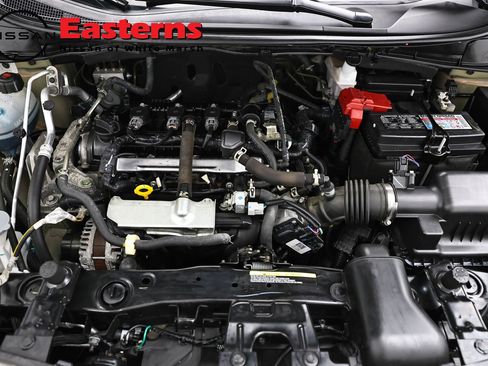 Used 2021 Nissan Versa SR FWD image 7