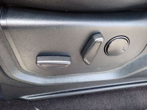 Used 2019 Ford F150 Lariat RWD image 14