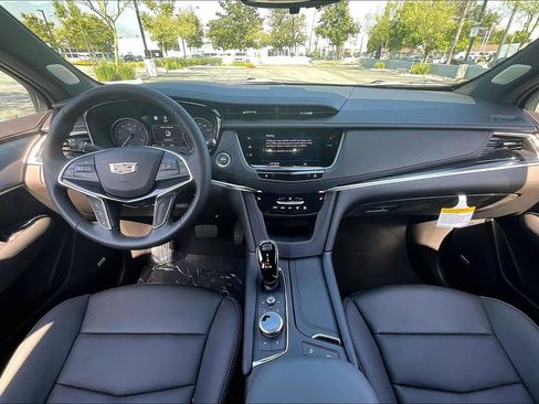 New 2026 Cadillac XT5 Premium Luxury w/ LPO, ONYX Package FWD image 7