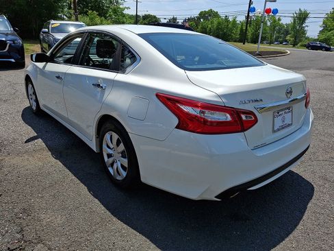 Used 2016 Nissan Altima 2.5 S w/ Power Driver Seat Package FWD image 4