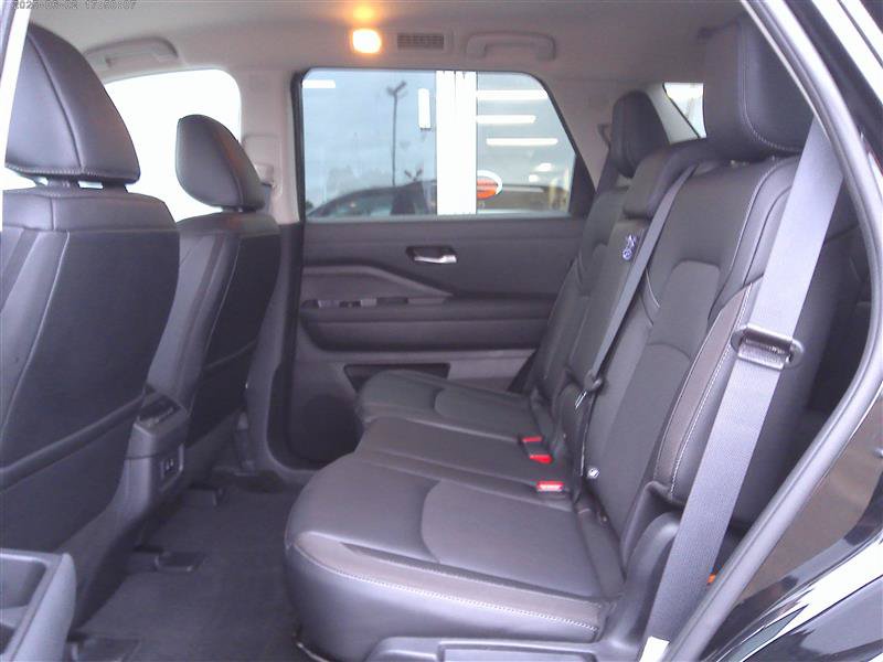 Used 2026 Nissan Pathfinder SL AWD/4WD image 6