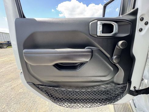 Used 2018 Jeep Wrangler Unlimited Sport AWD/4WD image 26