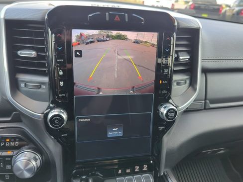 Used 2023 RAM 1500 Laramie AWD/4WD image 15