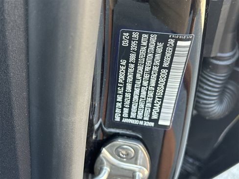 Used 2025 Porsche Taycan image 35