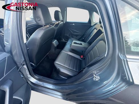 Used 2024 Volkswagen Jetta SE image 31