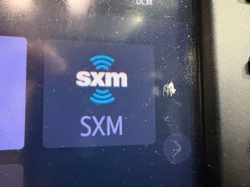 Used 2022 Toyota RAV4 XLE w/ Convenience Package image 12