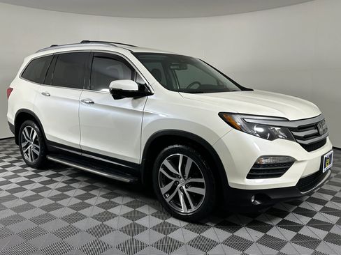 Used 2017 Honda Pilot Touring image 14