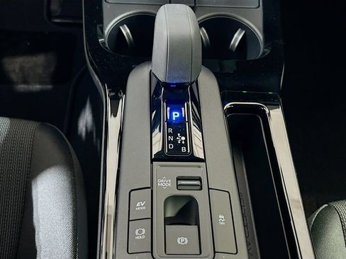 New 2026 Toyota Prius LE FWD image 16