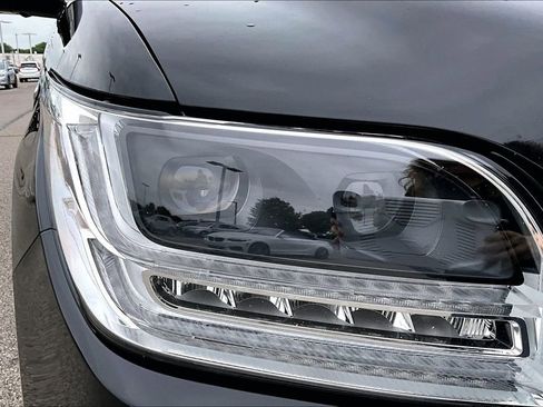 Used 2020 Lincoln Navigator L Reserve w/ Equipment Group 208A Reserve AWD/4WD image 32