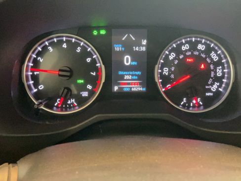 Used 2022 Toyota RAV4 XLE FWD image 10