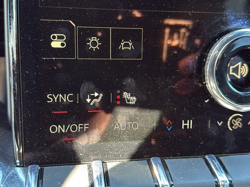 Certified 2025 GMC Acadia Elevation w/ Elevation Premium Package image 21