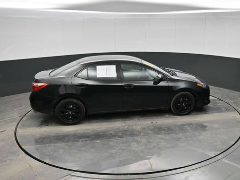 Used 2019 Toyota Corolla LE image 29
