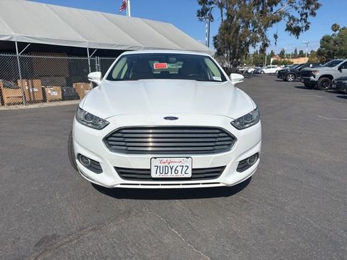 Used 2016 Ford Fusion SE w/ Equipment Group 202A FWD image 2