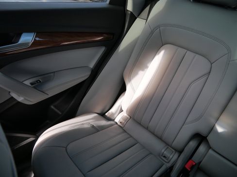 Used 2023 Audi Q5 2.0T Premium Plus w/ Premium Plus Package image 12