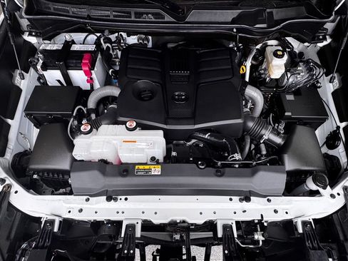 Certified 2025 Toyota Tundra SR5 AWD/4WD image 20