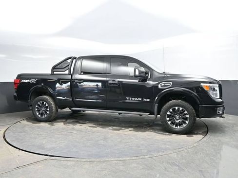Used 2016 Nissan Titan PRO-4X w/ Pro-4x Convenience Package AWD/4WD image 4