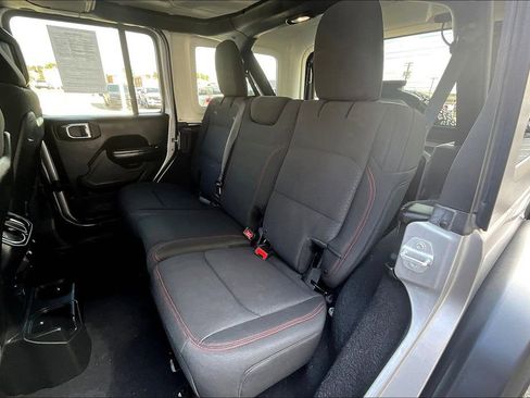Used 2018 Jeep Wrangler Unlimited Rubicon AWD/4WD image 24