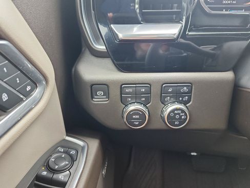 Certified 2024 GMC Sierra 1500 SLT w/ SLT Premium Plus Package AWD/4WD image 26