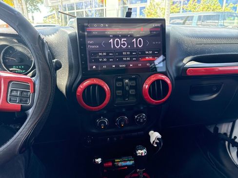 Used 2018 Jeep Wrangler Unlimited Sport S AWD/4WD image 6