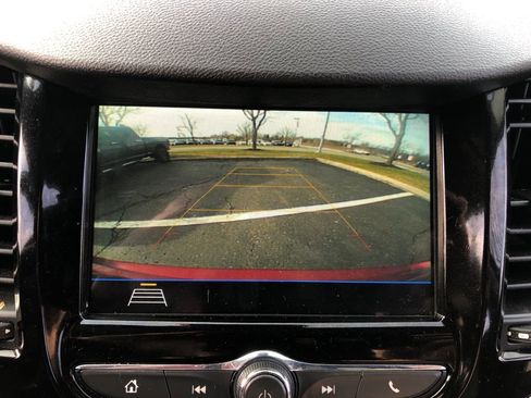 Used 2019 Chevrolet Trax LT w/ Driver Confidence Package FWD image 32