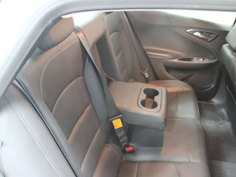 Used 2016 Chevrolet Malibu Premier FWD image 9