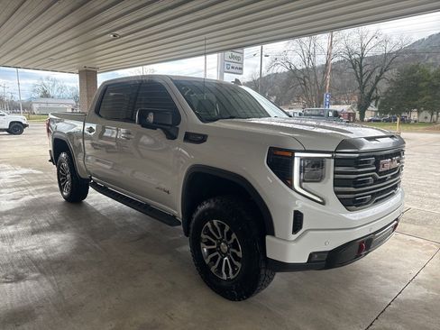Used 2022 GMC Sierra 1500 AT4 w/ AT4 Premium Package image 3