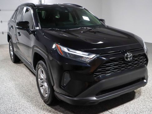 Used 2022 Toyota RAV4 XLE image 5