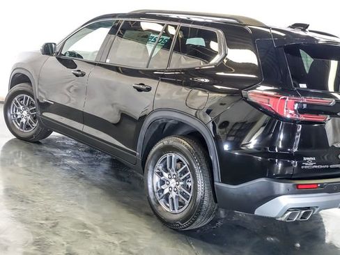 Certified 2025 GMC Acadia Elevation AWD/4WD image 11