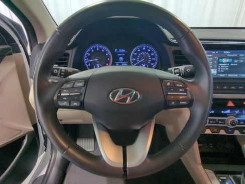 Used 2020 Hyundai Elantra Value Edition FWD image 27