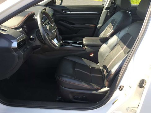 Used 2024 Nissan Altima 2.5 SR FWD image 14