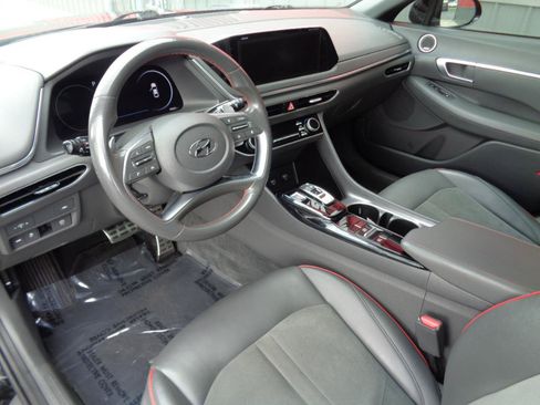 Used 2020 Hyundai Sonata SEL Plus w/ Tech Package FWD image 2