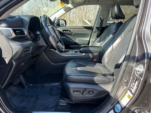 Used 2022 Toyota Highlander Platinum image 28