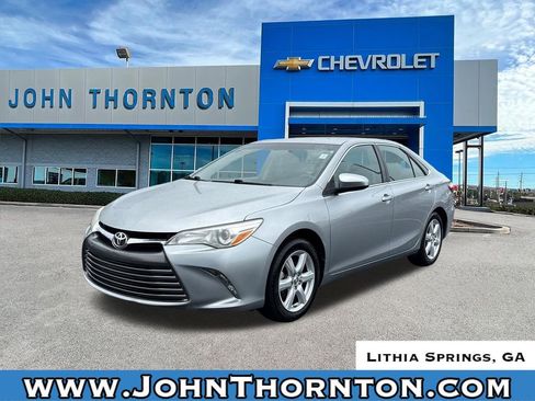 Used 2017 Toyota Camry LE FWD image 1