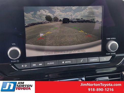 Used 2025 Nissan Pathfinder SV AWD/4WD image 19