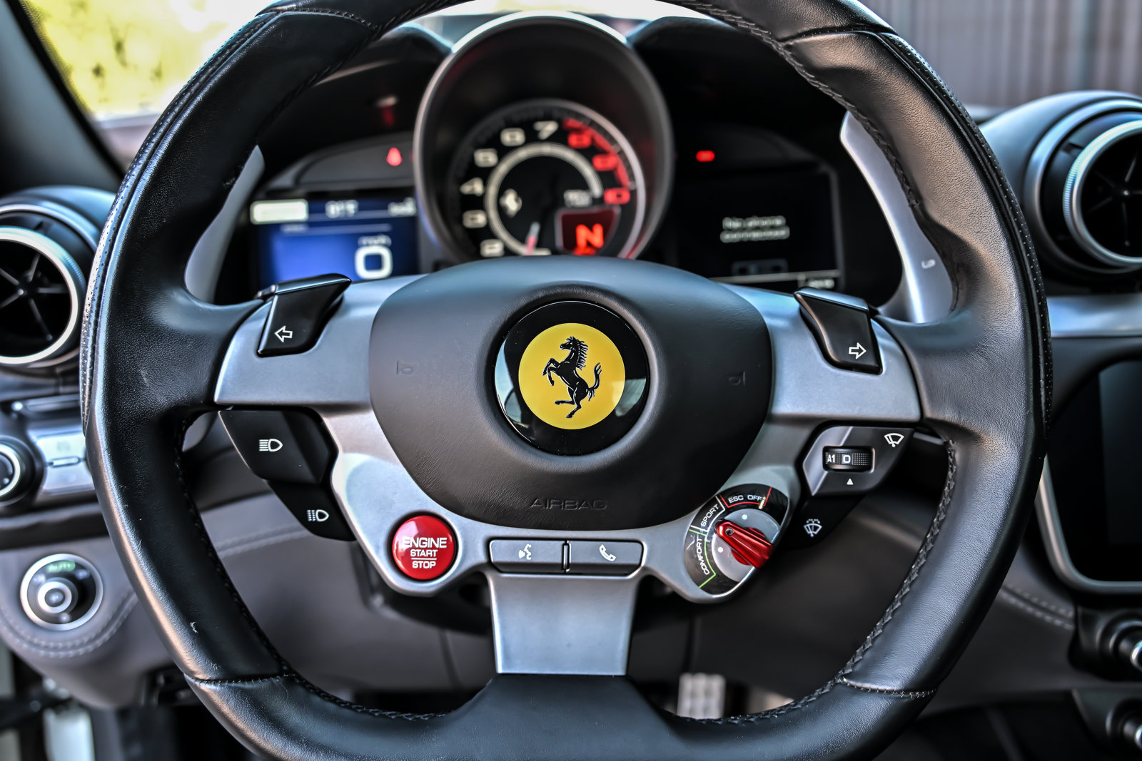 Used 2019 Ferrari Portofino RWD image 39