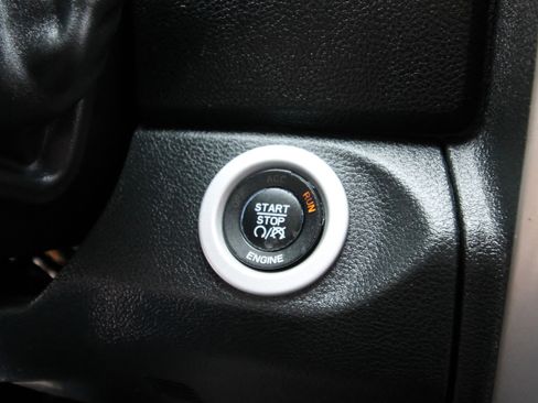 Used 2016 RAM 2500 Laramie image 34