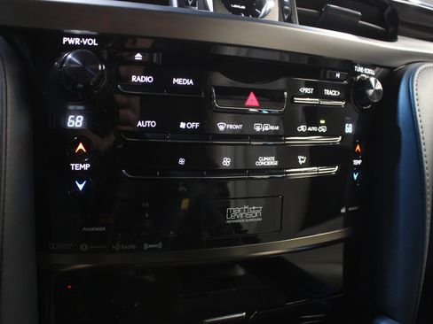 Used 2019 Lexus LX 570 4WD w/ Inspiration Series image 67