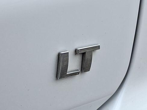 Used 2019 Chevrolet Equinox LT FWD image 31