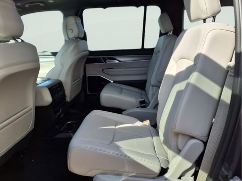 New 2026 Jeep Grand Wagoneer Limited image 11