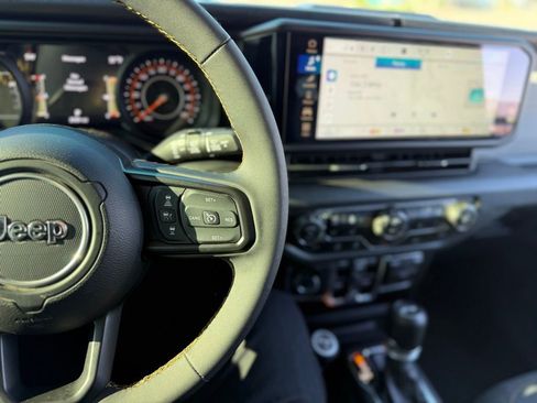 Used 2024 Jeep Wrangler Sport S image 8