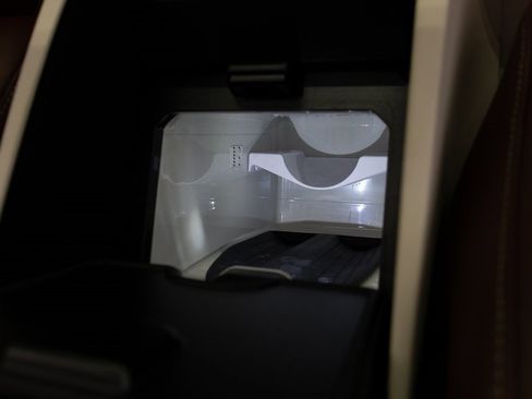 Used 2021 Mercedes-Benz Maybach GLS 600 4MATIC image 28