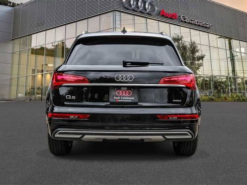Used 2023 Audi Q5 2.0T Premium w/ Convenience Package image 3