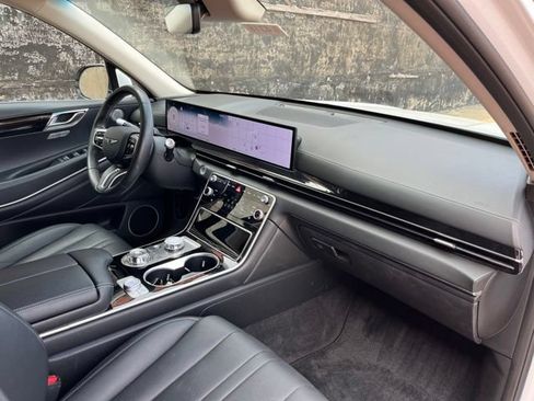 Used 2025 Genesis GV80 2.5T Standard AWD/4WD image 25